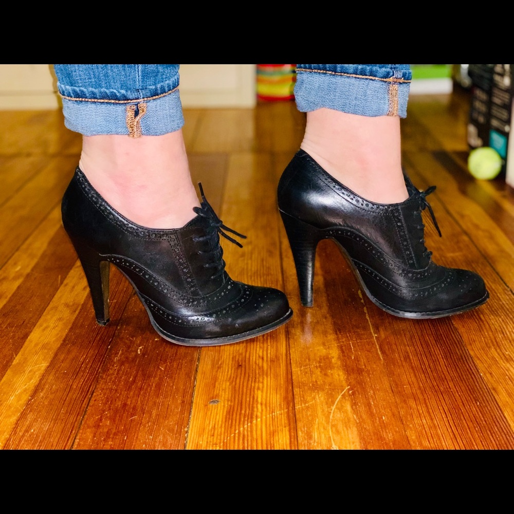 Aldo black vintage oxford heels